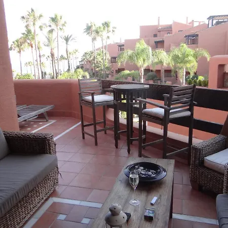 Urbanizacion Mar Azul, Estepona, Luxusappartment Direkt Am Stand! Meerblick